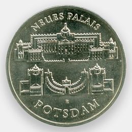 Новый дворец в парке Сан-Суси в Потсдаме 5 марок 1986 ГДР