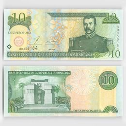 Банкнота 10 песо 2000 Доминиканская Республика (сост. UNC)